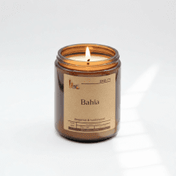 Scented candle with bergamot and sandalwood